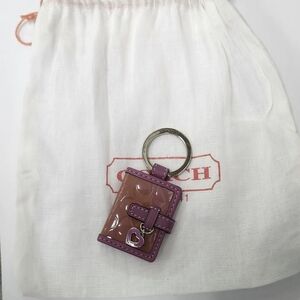 NWOT Authentic Coach Purple and Patent Embossed Photo Book Keyring with Charm